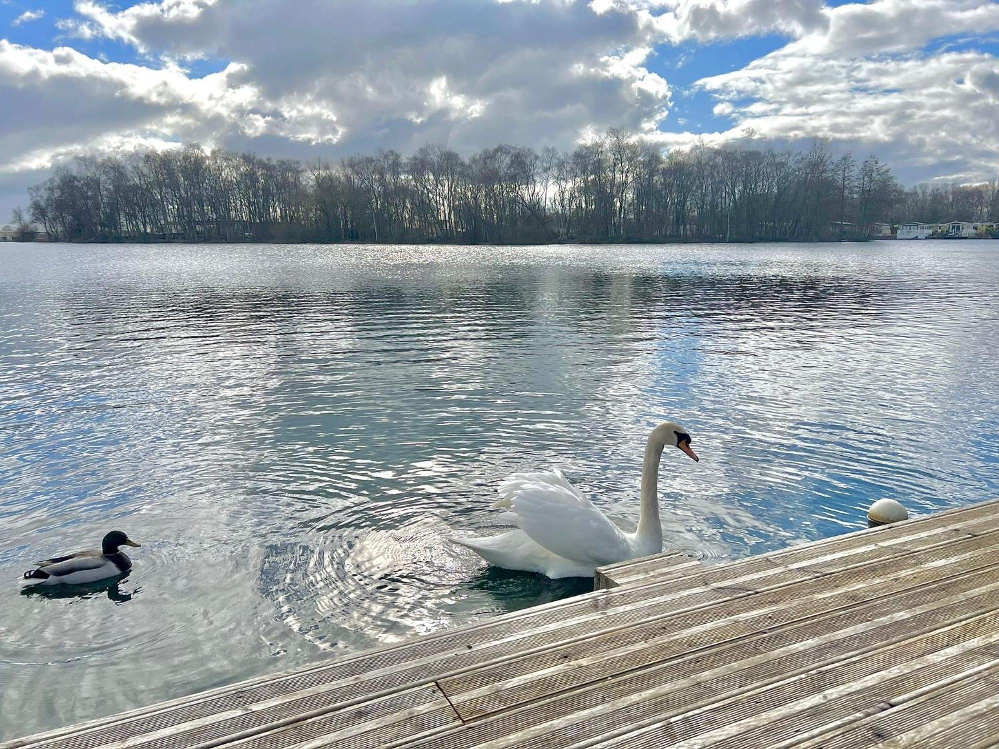 Tattershall Lakes Country Park, Lakeside Lodge, Hot Tub, Private Garden And Private Fishing Pitch Exterior photo